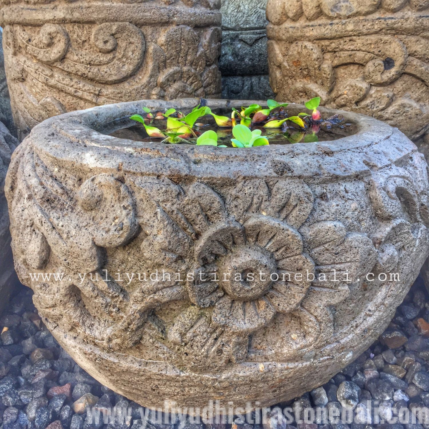 Bali Pots and Bowl Yuli Yudhistira 